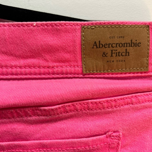 Abercrombie & Fitch Short Shorts Pink, Size 4, W27. - Picture 6 of 7